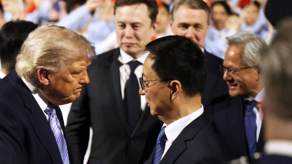 Automakers urge Trump to bar Chinese automakers in U.S. Automakers urge Trump to bar Chinese automakers in U.S.