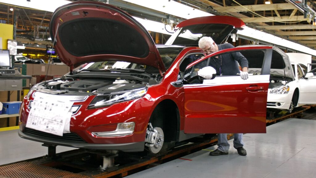 GM says hybrid vehicles are coming: ‘We’re not tone deaf’ GM says hybrid vehicles are coming: 'We're not tone deaf'